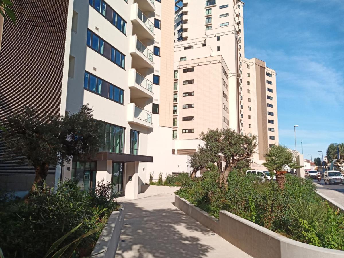 Kings Wharf Quay29 - Large Studio Apartment With 3 Pools - Gym - Rock Views - Holiday And Short Let Apartments In Гибралтар Экстерьер фото